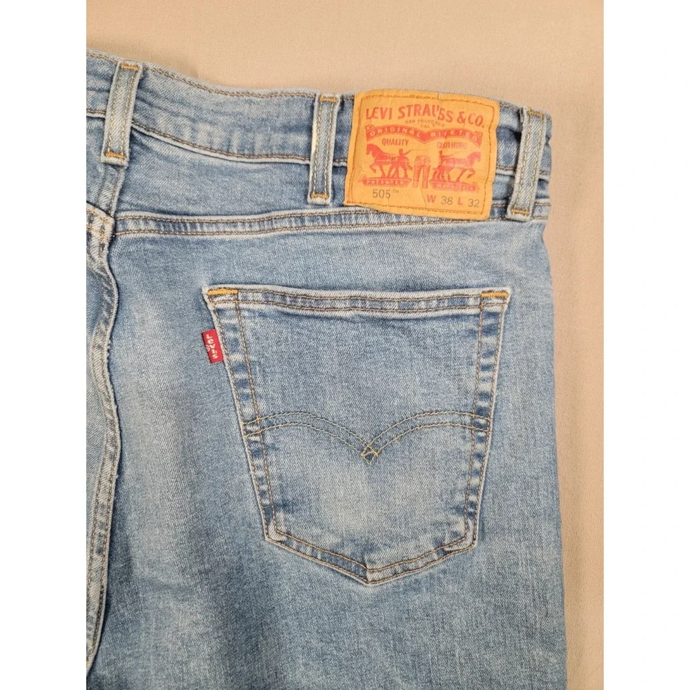 Levi's 505 Regular Fit Men's Jeans W38 L32 Light Wash Denim Straight Leg